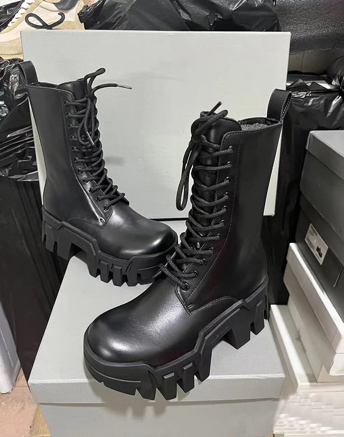 バイクブーツ ゴツ厚ソールレースアップミドルブーツ