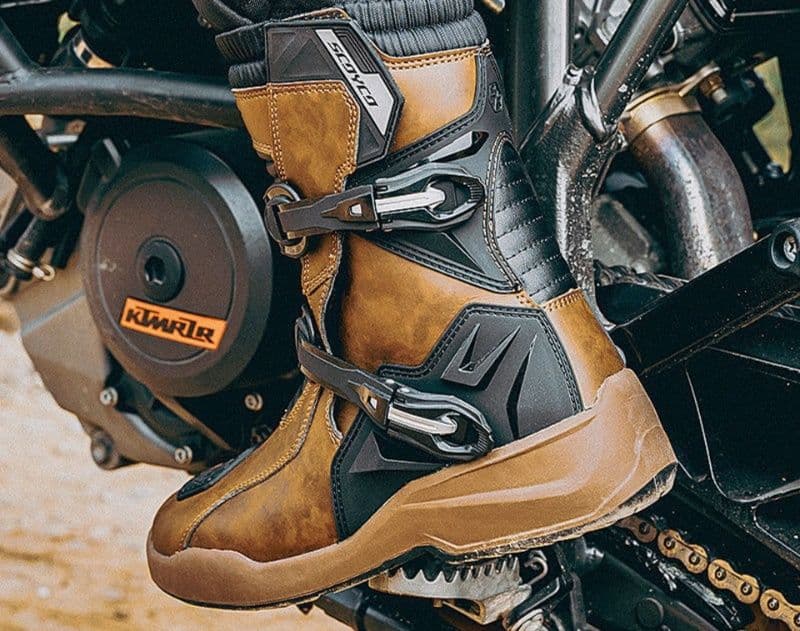 バイクブーツ プロテクト機能付き本格ライダーブーツ